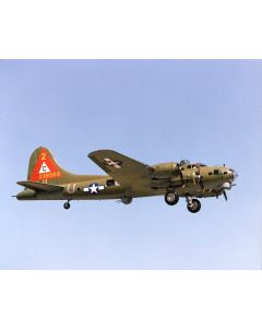 Boeing B‑17G Flying Fortress N900RW as 238050 BN‑U “Thunderbird” | WWII Bomber Photo by Stuart H. Bourne