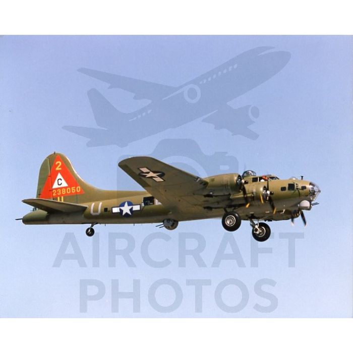 Boeing B‑17G Flying Fortress N900RW as 238050 BN‑U “Thunderbird” | WWII Bomber Photo by Stuart H. Bourne